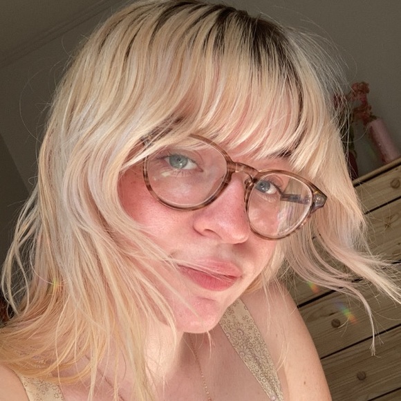 Meet your Posher, Erina - Picture 1 of 1